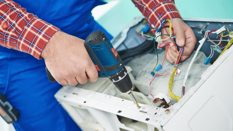 Ahmetli Ariston Ariston çamaşır makinesi kart tamiri – Su almama arızası orijinal parça ile giderildi. - Teknik servis örneği